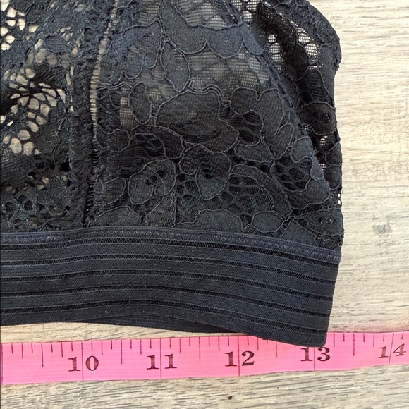 Victoria’s Secret Large Sexy High Neck Keyhole Bralette - Picture 6 of 7
